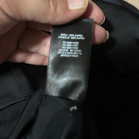 Wilfred Black Fitted Camisole with Spaghetti Straps and scoop neck xs - Picture 8 of 11